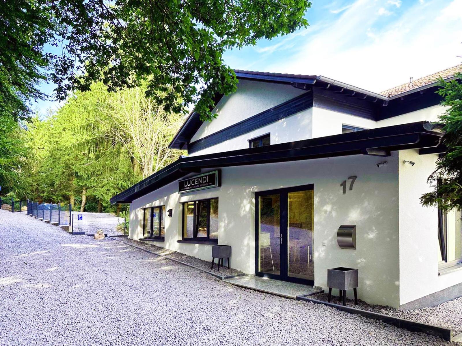 Gaestehotel Lucendi Premium Lounge Hohenleimbach Extérieur photo