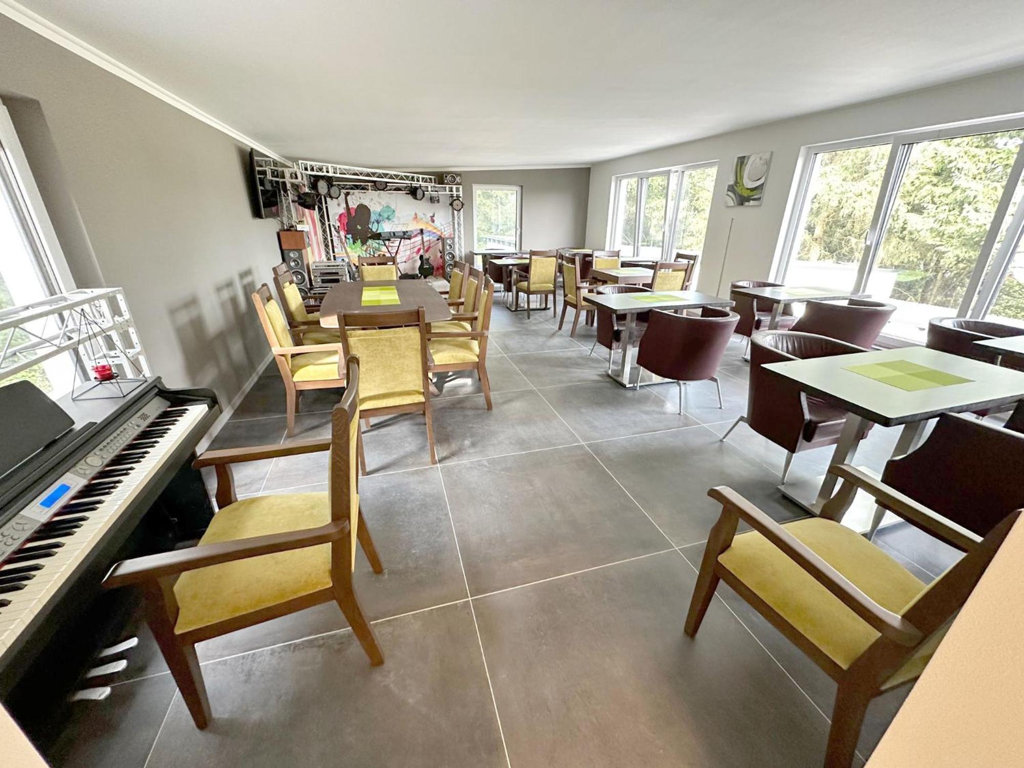 Gaestehotel Lucendi Premium Lounge Hohenleimbach Extérieur photo