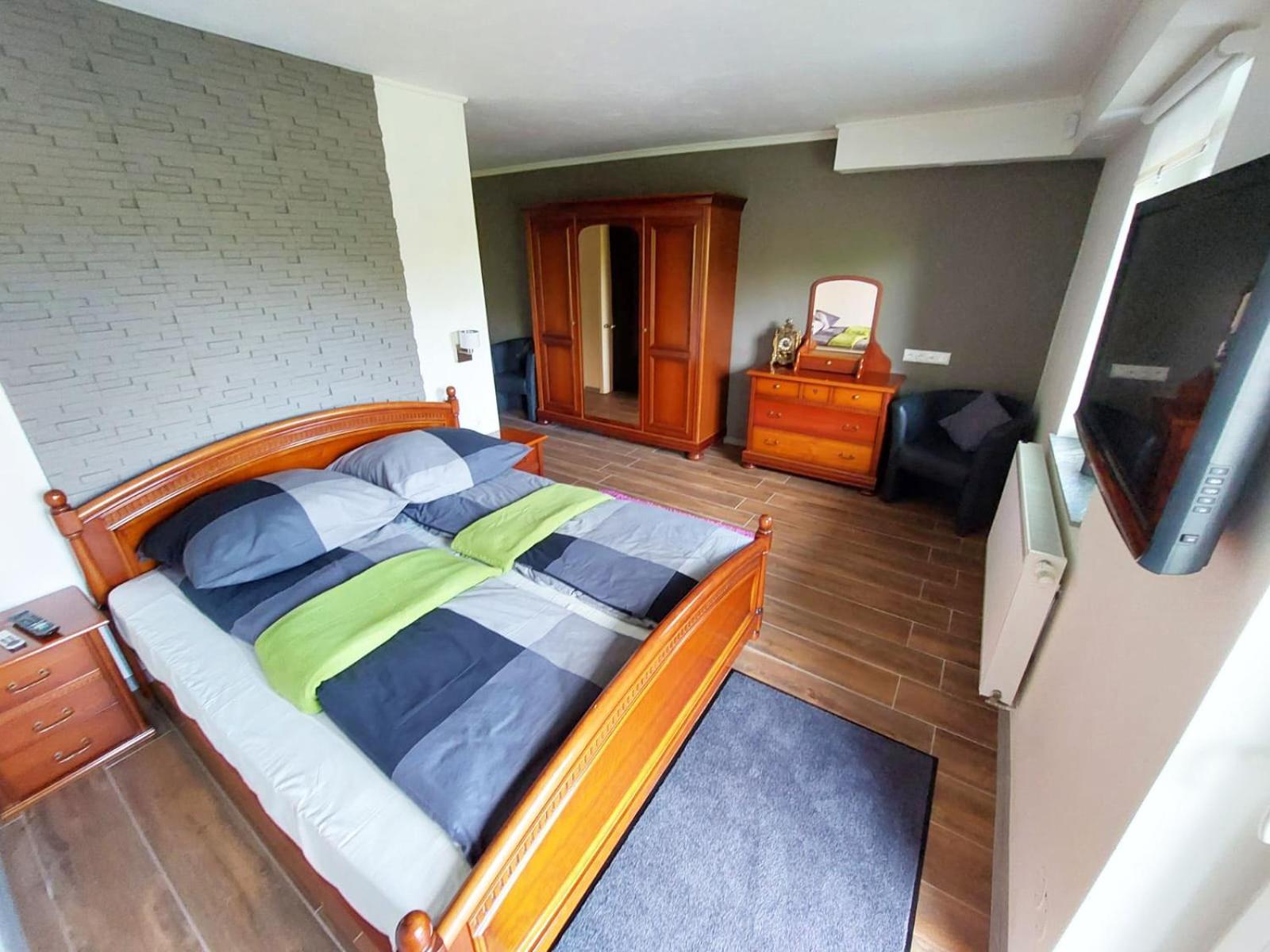 Gaestehotel Lucendi Premium Lounge Hohenleimbach Extérieur photo
